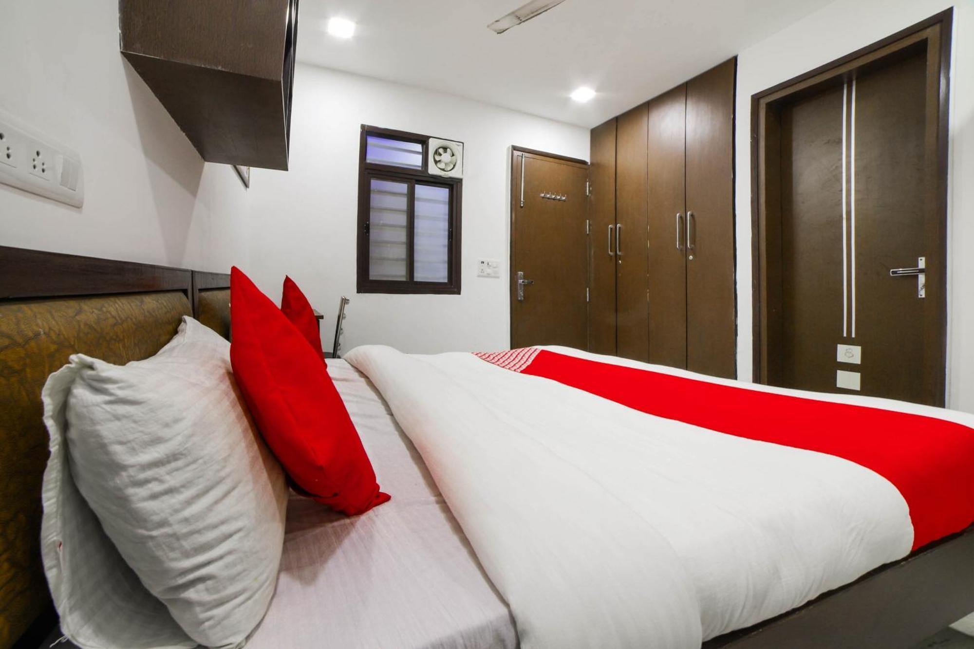 Seven S Hotel 3*